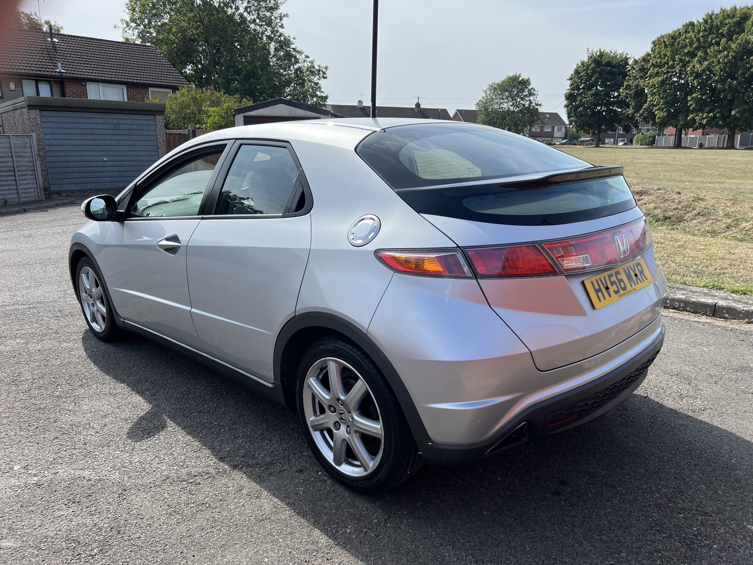 
								2006 Honda Civic EX i-VTEC full									
